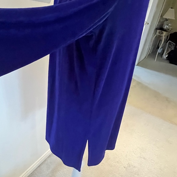 Gorgeous over jacket with shimmering sequin black on top of cobalt blue - Picture 5 of 7